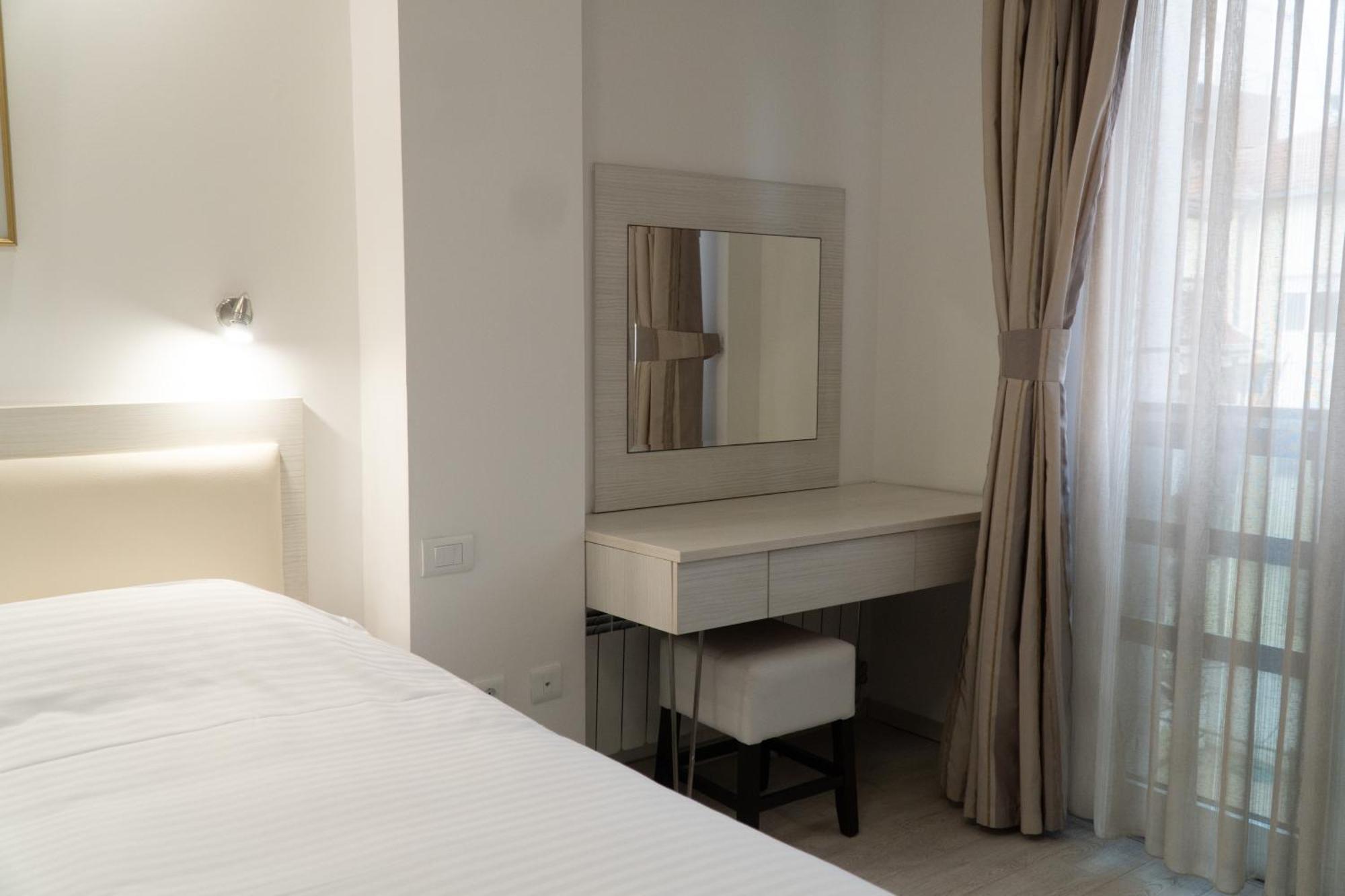 Sienna Apartments Skopje Bagian luar foto