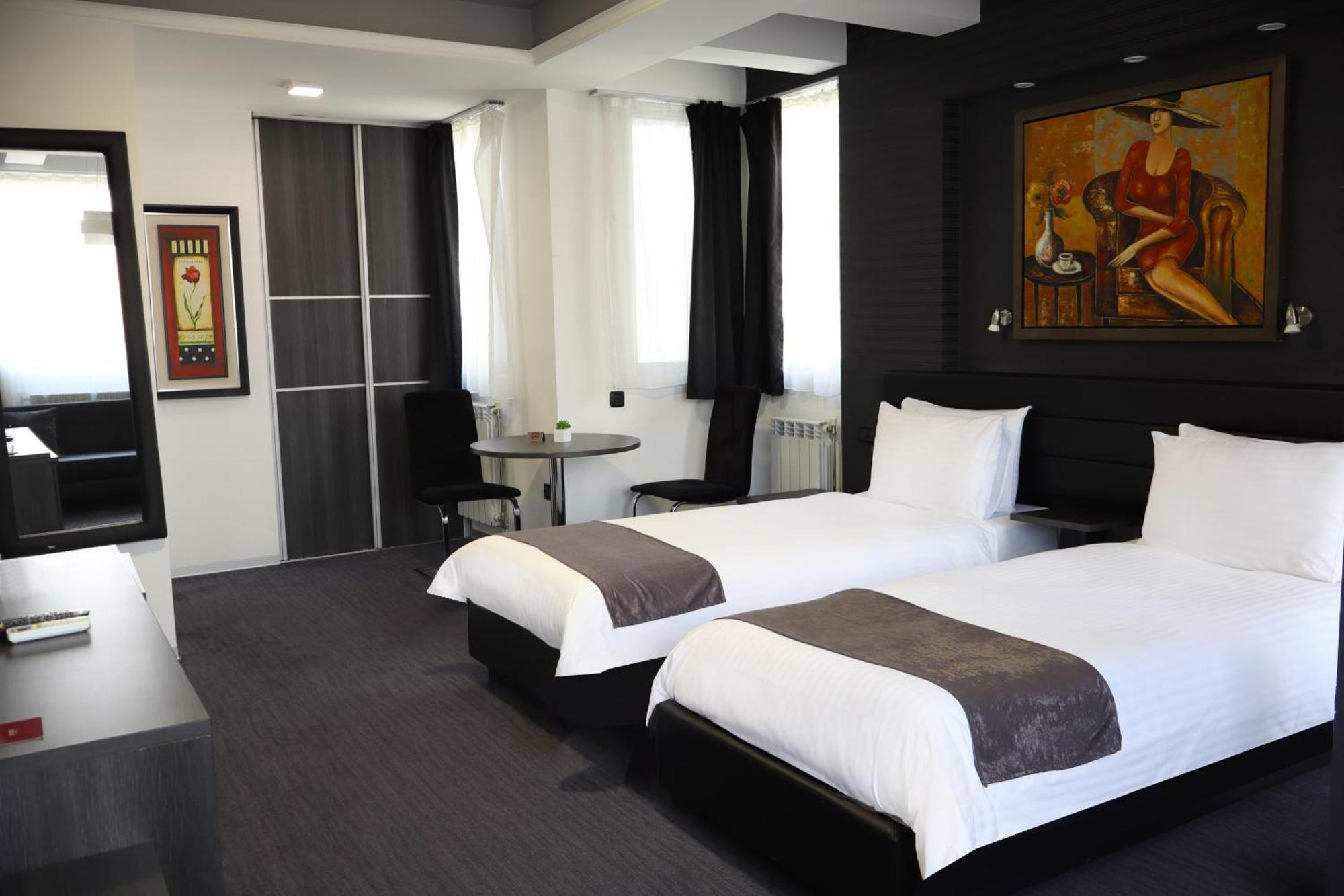 Sienna Apartments Skopje Bagian luar foto