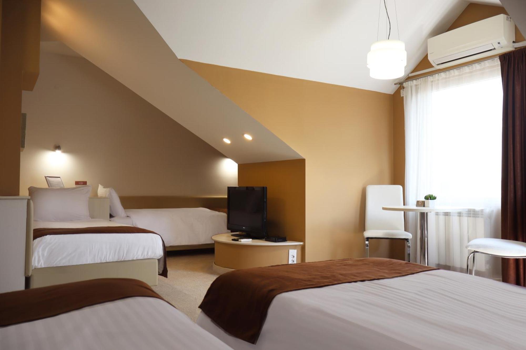 Sienna Apartments Skopje Bagian luar foto